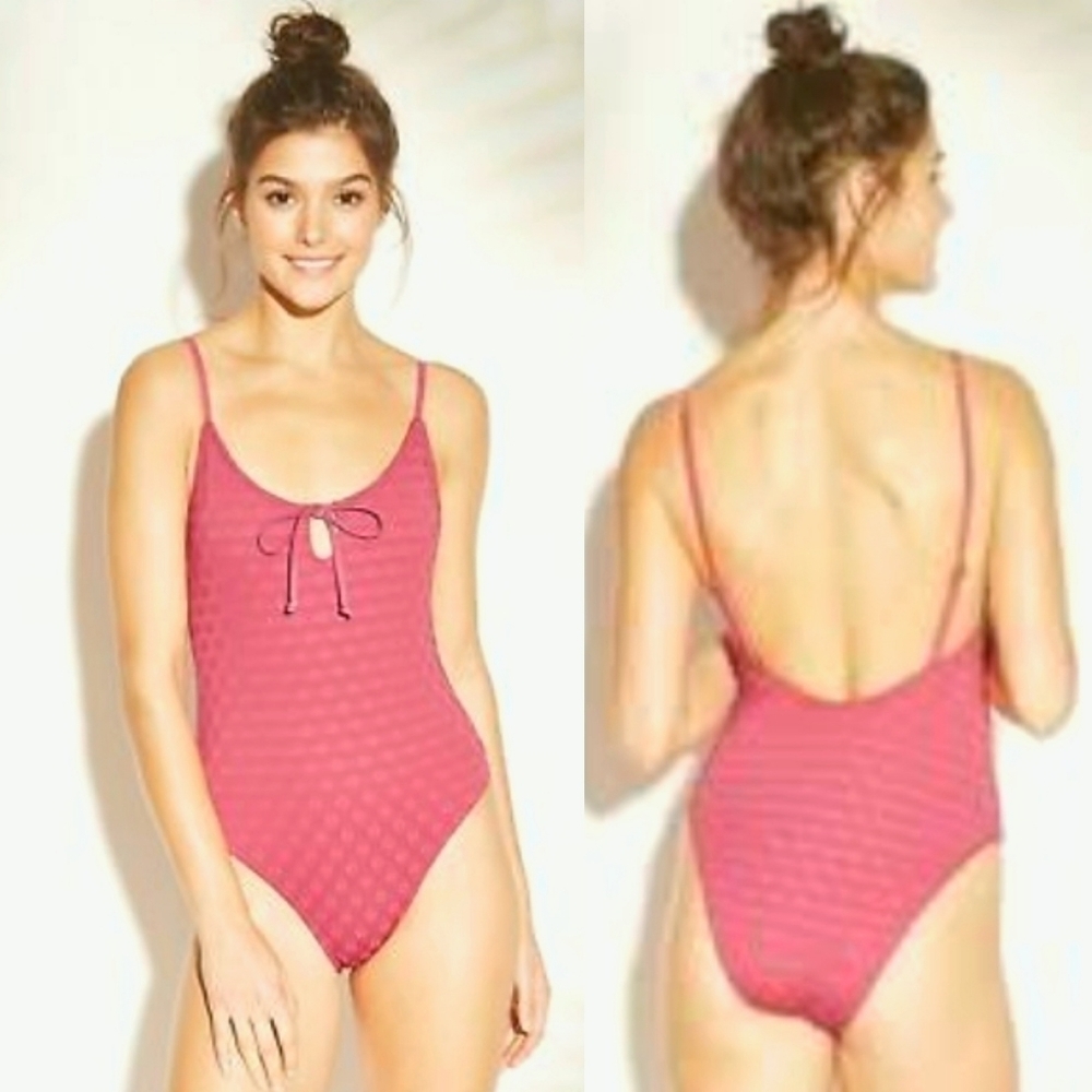 New One Piece Swimsuit By Xhilaration Size Large 🍉